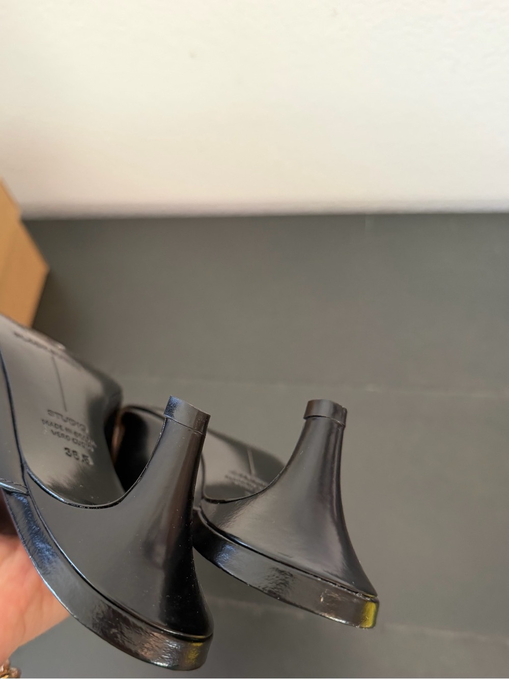 Black Suede Studio LOGAN 50 MULE Black Leather size 38.5 Excellent Condition - Picture 10 of 13